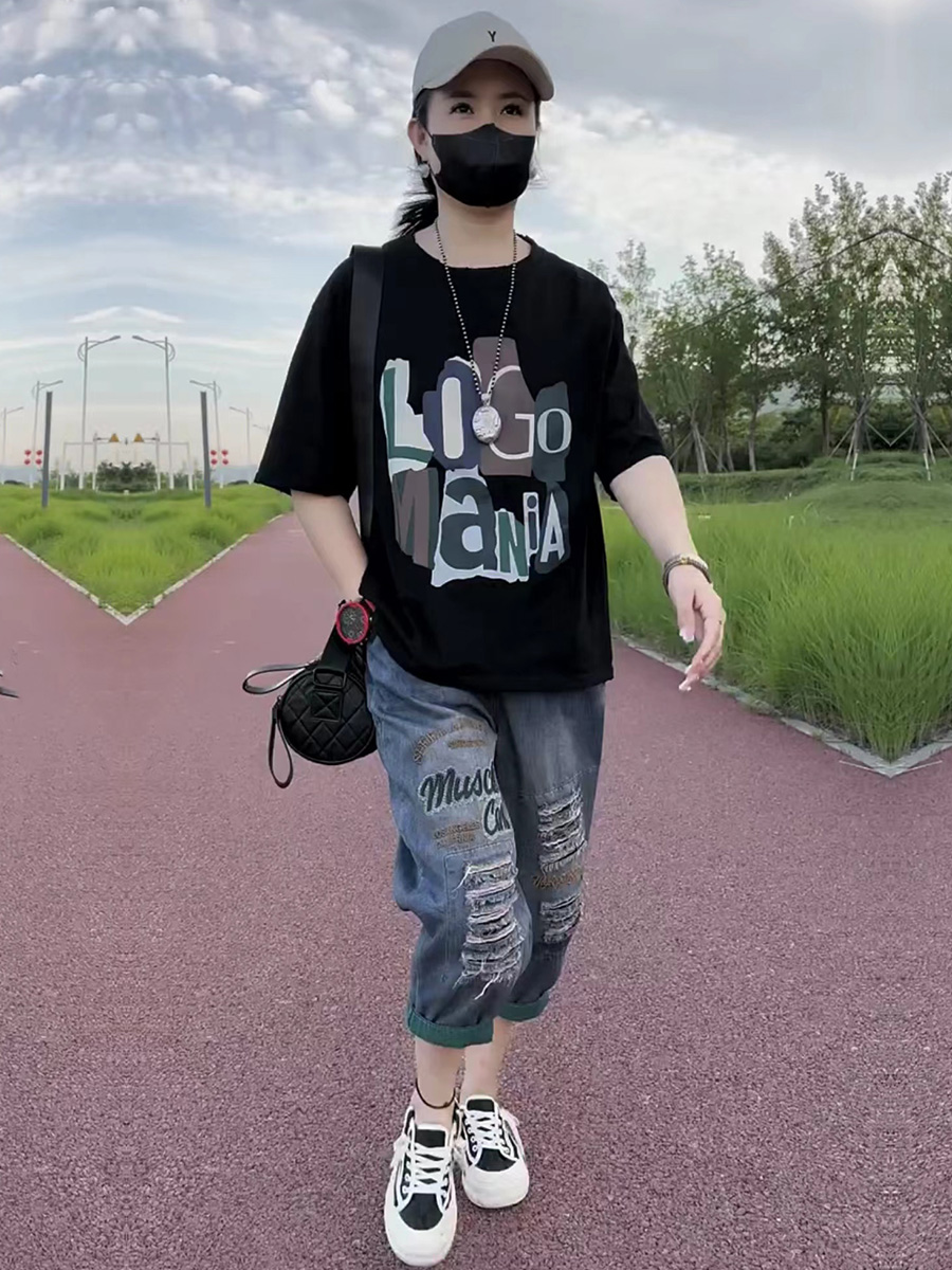 时尚洋气宽松短袖两件套装女2025夏款洋气字母印花t恤+破洞牛仔裤